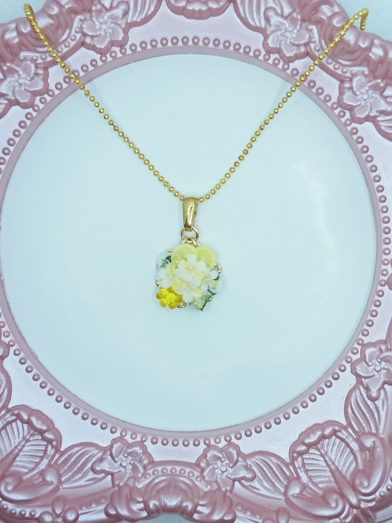 91 レモンのブーケネックレス