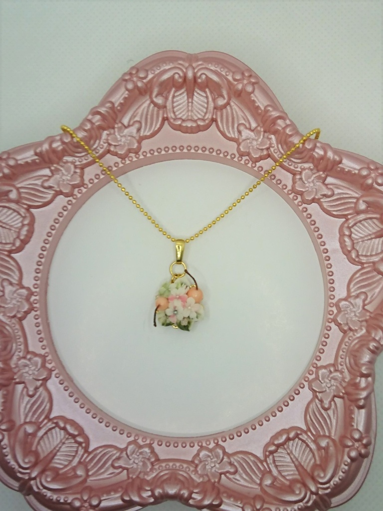 65 ピンクのさくらんぼブーケのネックレス