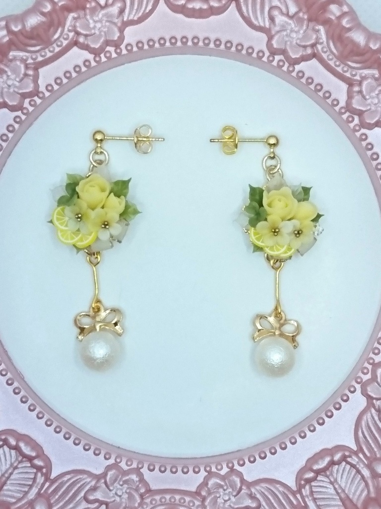 87 レモンのブーケのピアス(サージカルステンレス)パーツ変更可