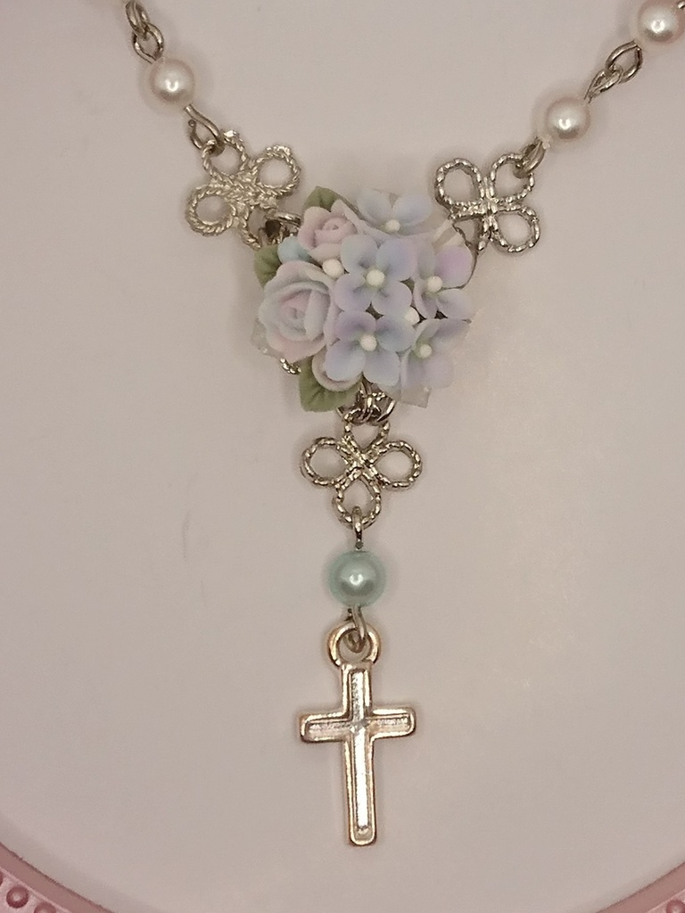 68 紫陽花ブーケのミニロザリオネックレス