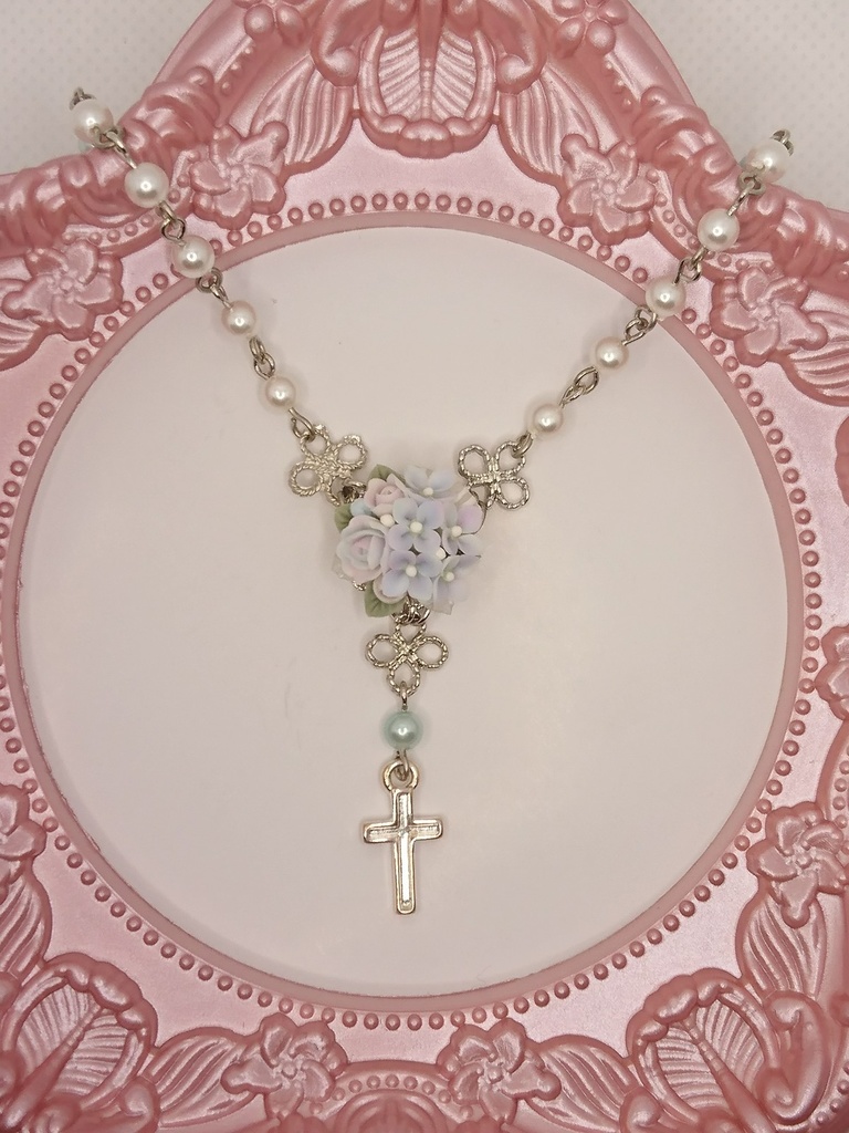 68 紫陽花ブーケのミニロザリオネックレス