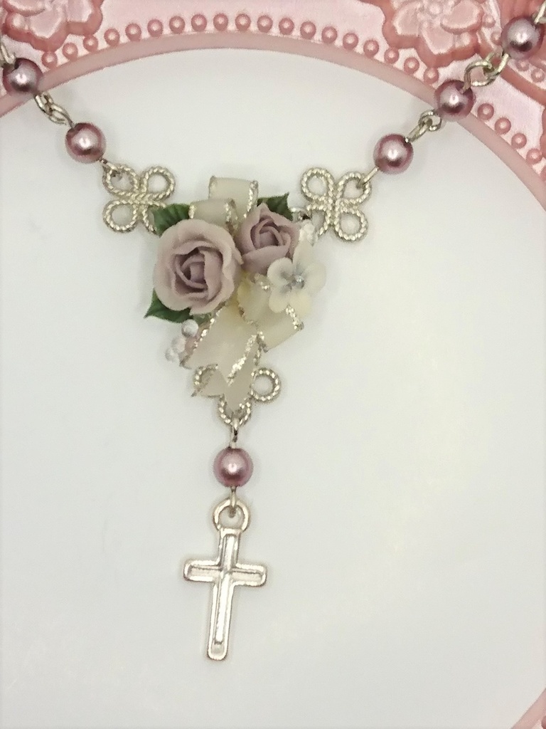 69 葡萄のリボンブーケミニロザリオネックレス