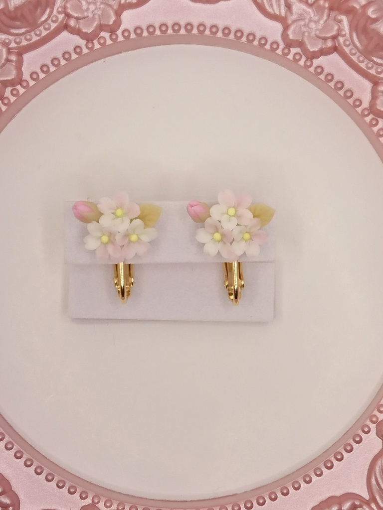 桜のミニブーケイヤリング