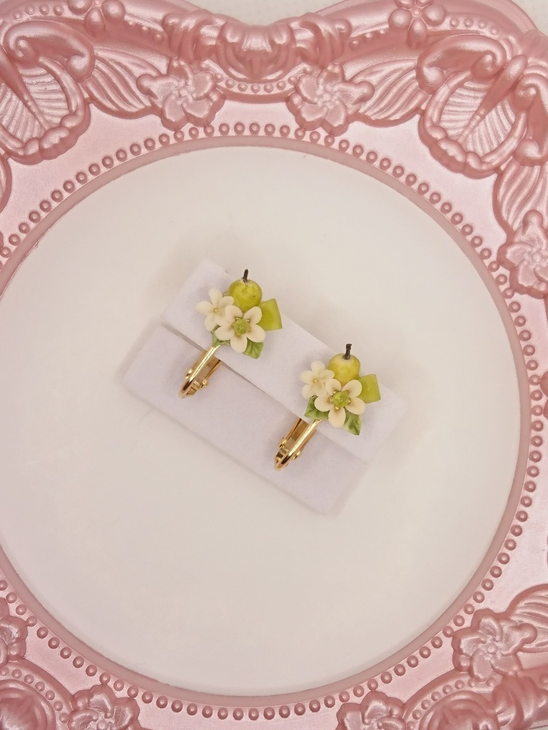 74 青りんごのミニブーケイヤリング