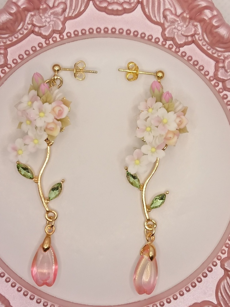 桜のキャスケードブーケピアス/イヤリング/樹脂ノンホールピアス/クリップ式イヤリング(サージカルステンレス)(再販不可)