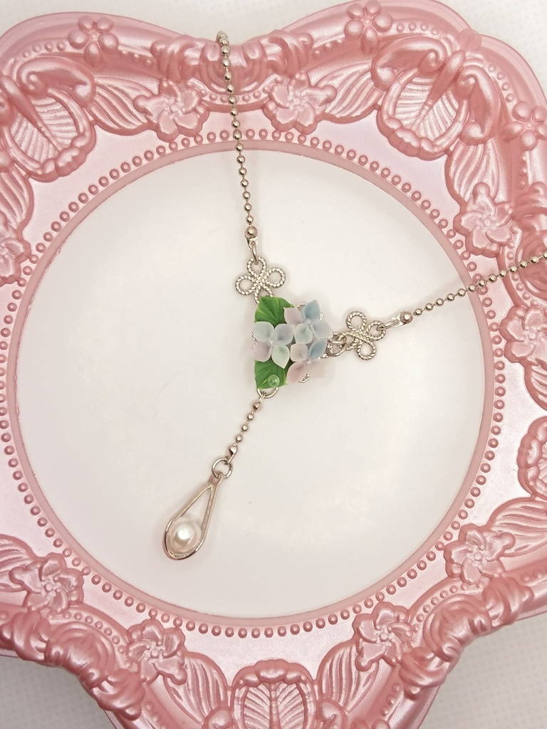 75 紫陽花ブーケのネックレス