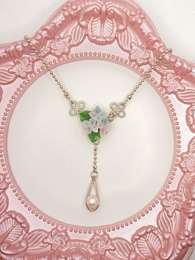 75 紫陽花ブーケのネックレス