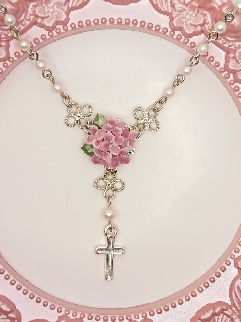 77 紫陽花ブーケのミニロザリオネックレス