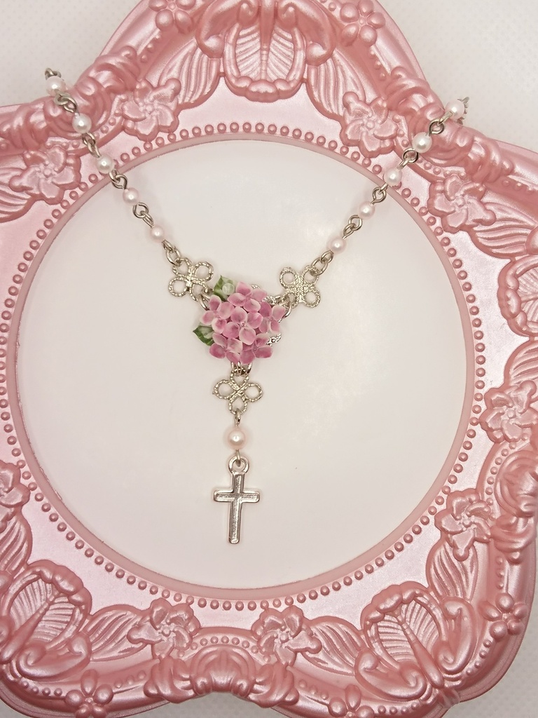 77 紫陽花ブーケのミニロザリオネックレス