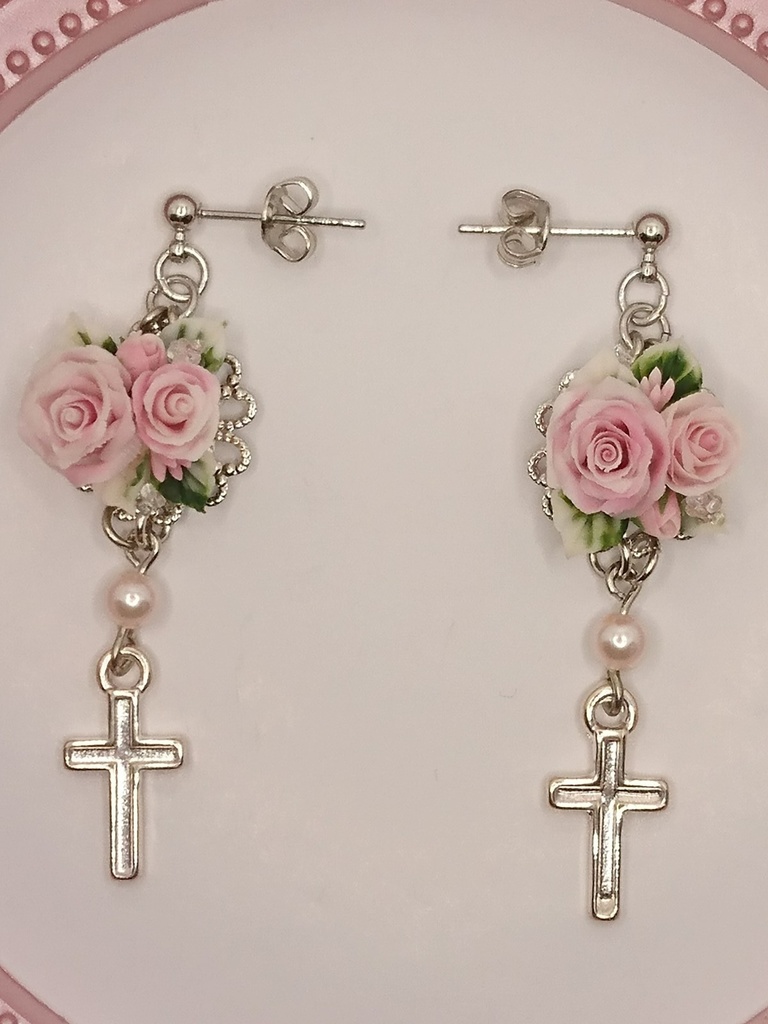 81 ピンクのバラブーケピアス(サージカルステンレス)パーツ変更可