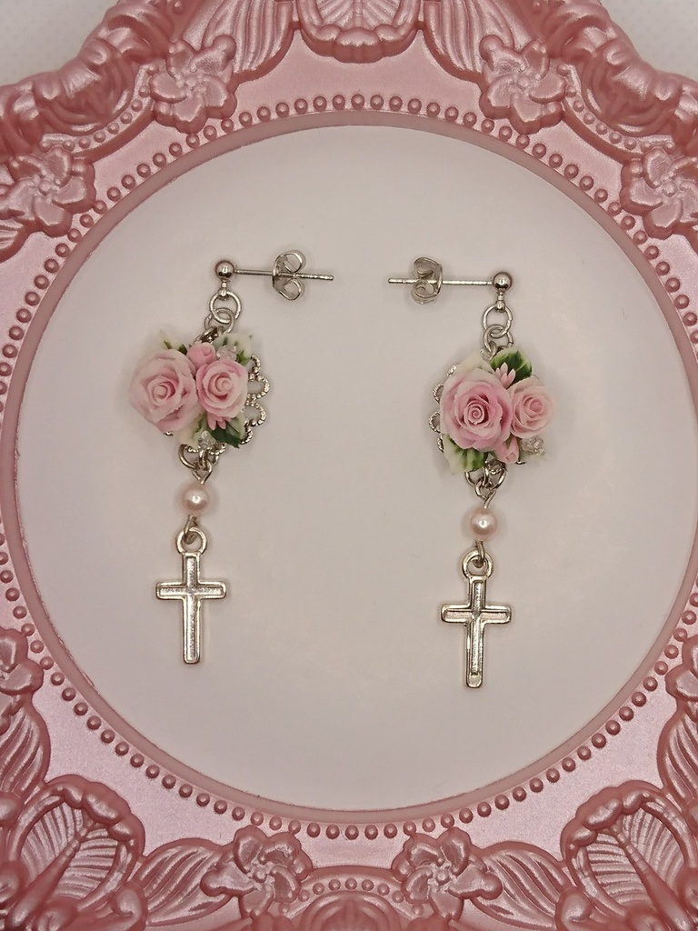 81 ピンクのバラブーケピアス(サージカルステンレス)パーツ変更可