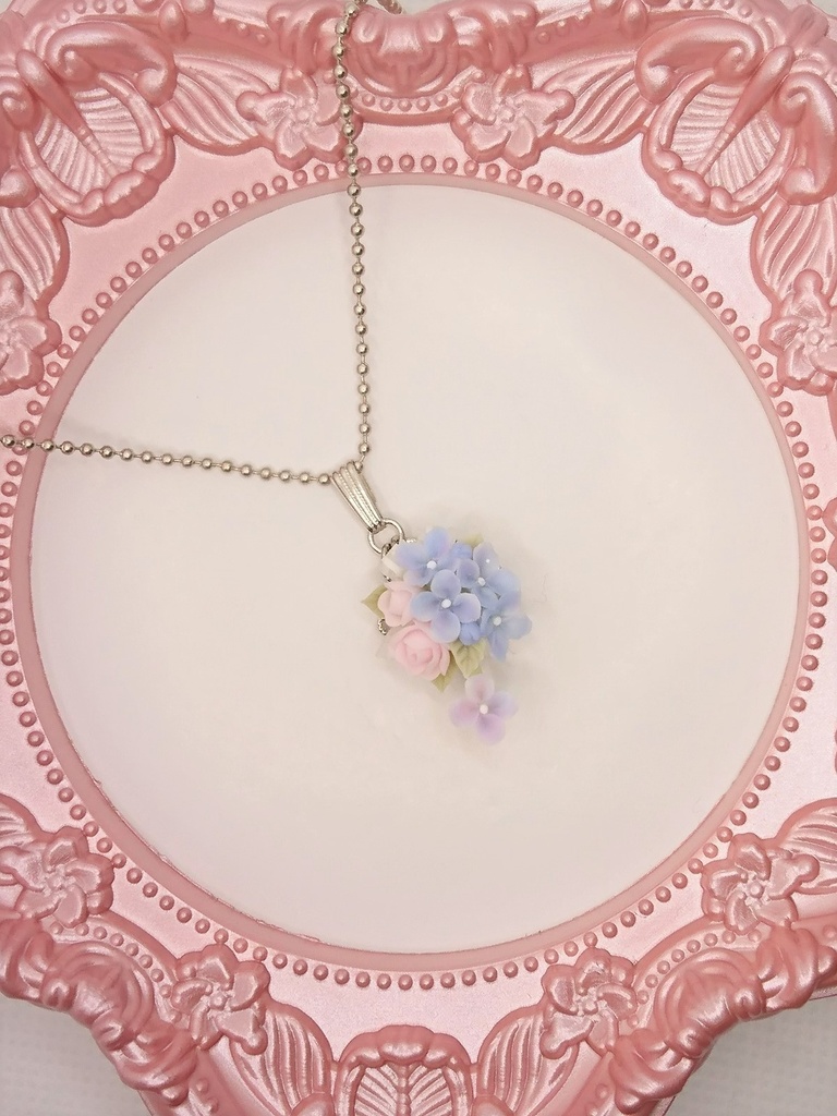 ライラックとバラのブーケネックレス