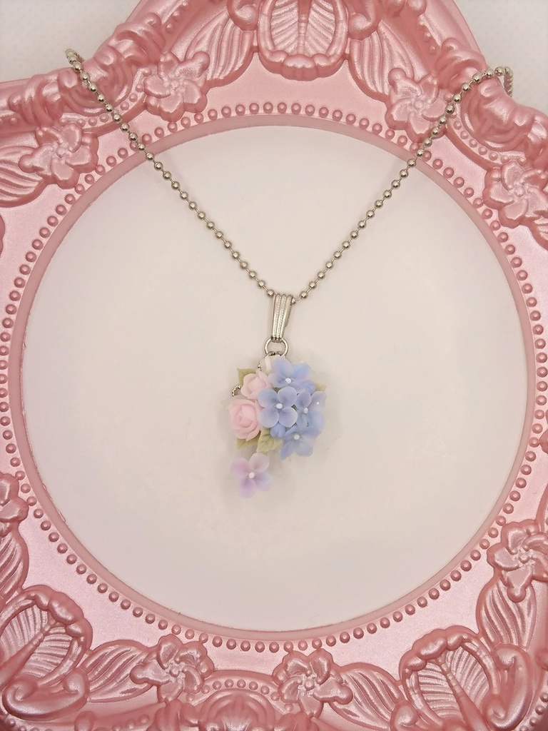 ライラックとバラのブーケネックレス