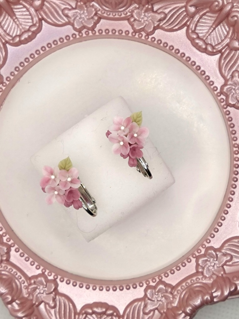 178 ライラックのミニブーケイヤリング(濃ピンク)