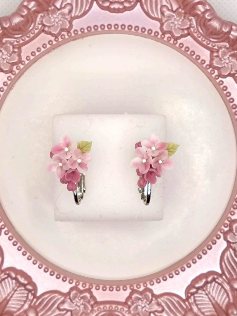 178 ライラックのミニブーケイヤリング(濃ピンク)