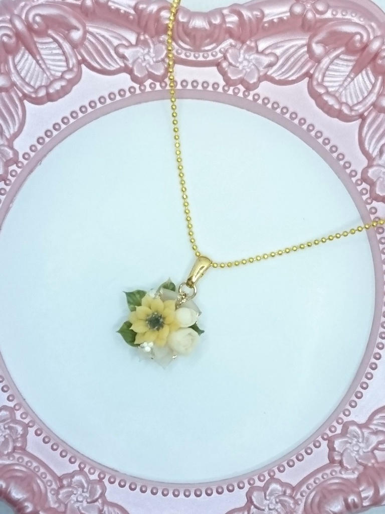 89 ひまわりのブーケネックレス