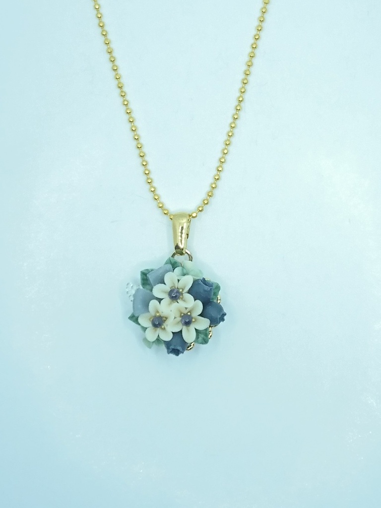 270 ブルーベリーブーケのネックレス