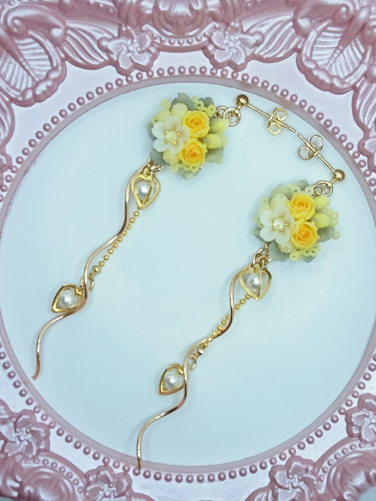 94 黄色のバラと桜のブーケのピアス/イヤリング/樹脂ノンホールピアス