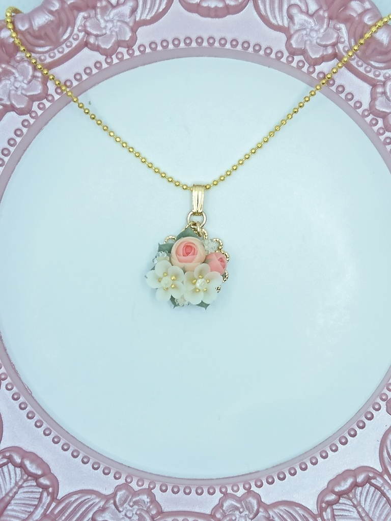 271 ピンクのラナンキュラスと桜のブーケネックレス