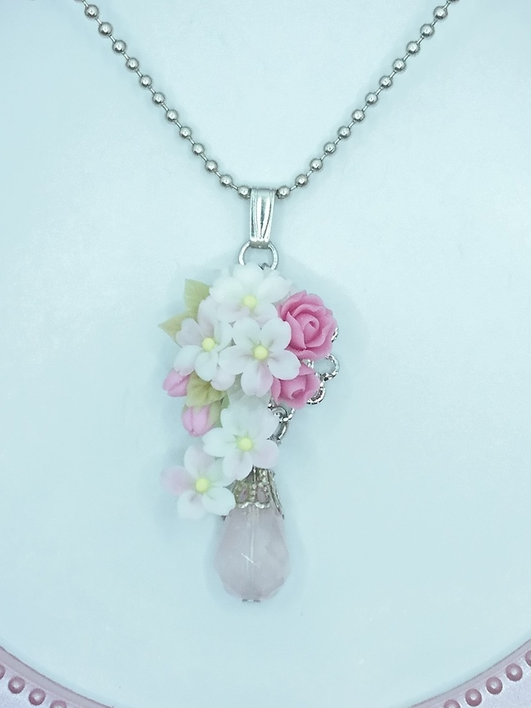 108 桜のキャスケードブーケネックレス