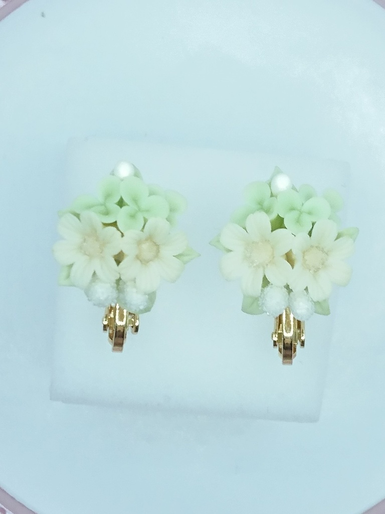 96 クローバーのミニブーケイヤリング②