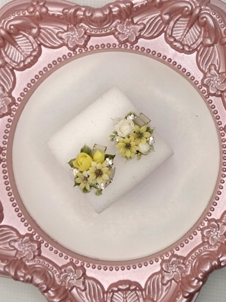 203 ひまわりブーケのピアス(サージカルステンレス)