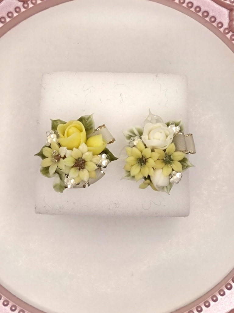 203 ひまわりブーケのピアス(サージカルステンレス)