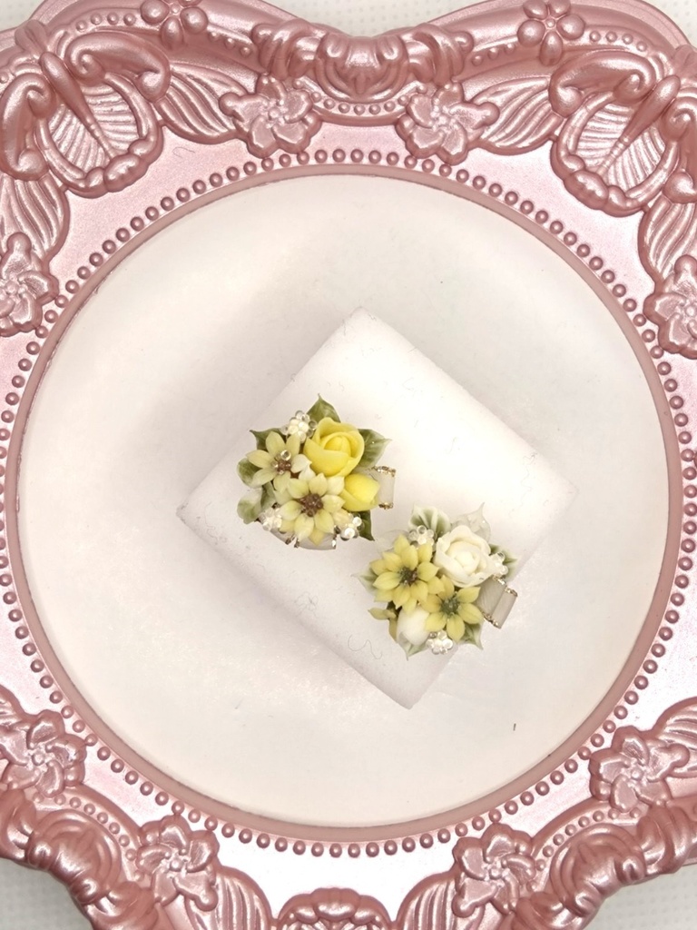 203 ひまわりブーケのピアス(サージカルステンレス)