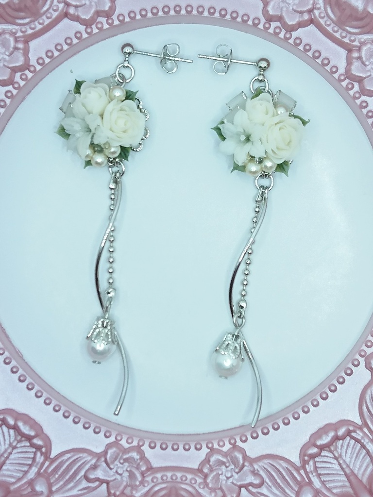 105 ウェディングブーケのロングピアス(サージカルステンレス)パーツ変更可