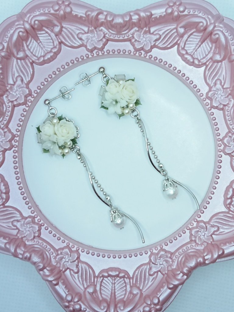 105 ウェディングブーケのロングピアス(サージカルステンレス)パーツ変更可