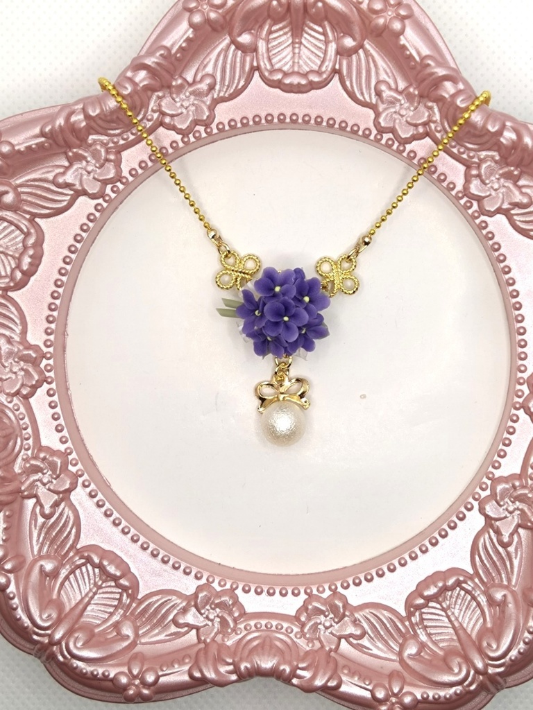 117 スミレのブーケネックレス
