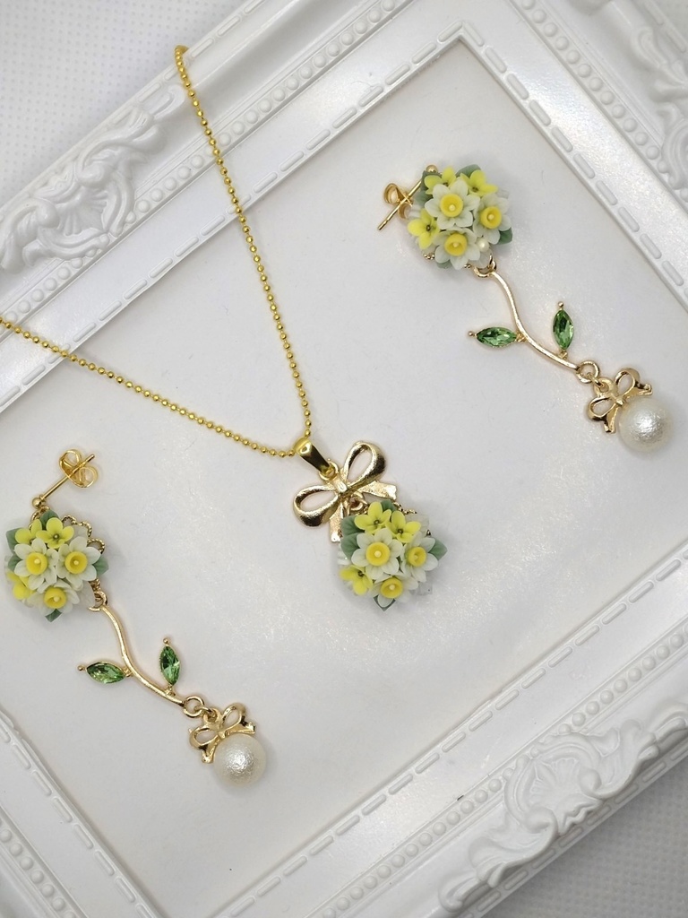 139 水仙のブーケネックレス