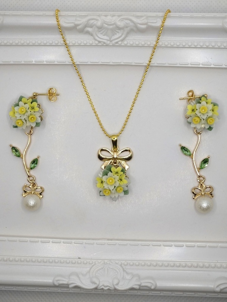 140 水仙のブーケピアス(サージカルステンレス)パーツ変更可