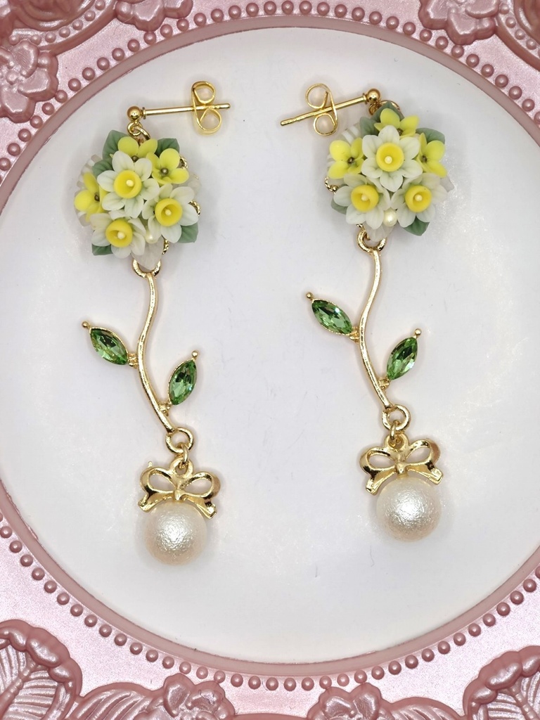 140 水仙のブーケピアス(サージカルステンレス)パーツ変更可