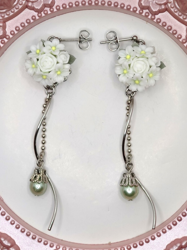 141 白桜のブーケピアス(サージカルステンレス)パーツ変更可