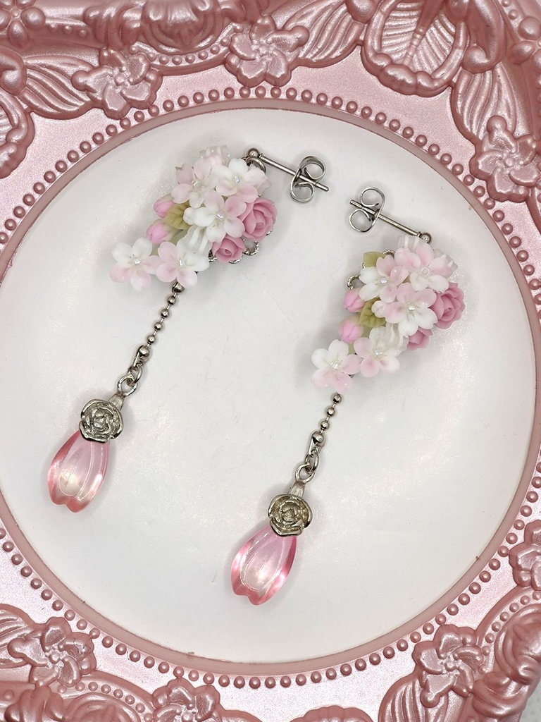 桜のブーケピアス(再販不可)