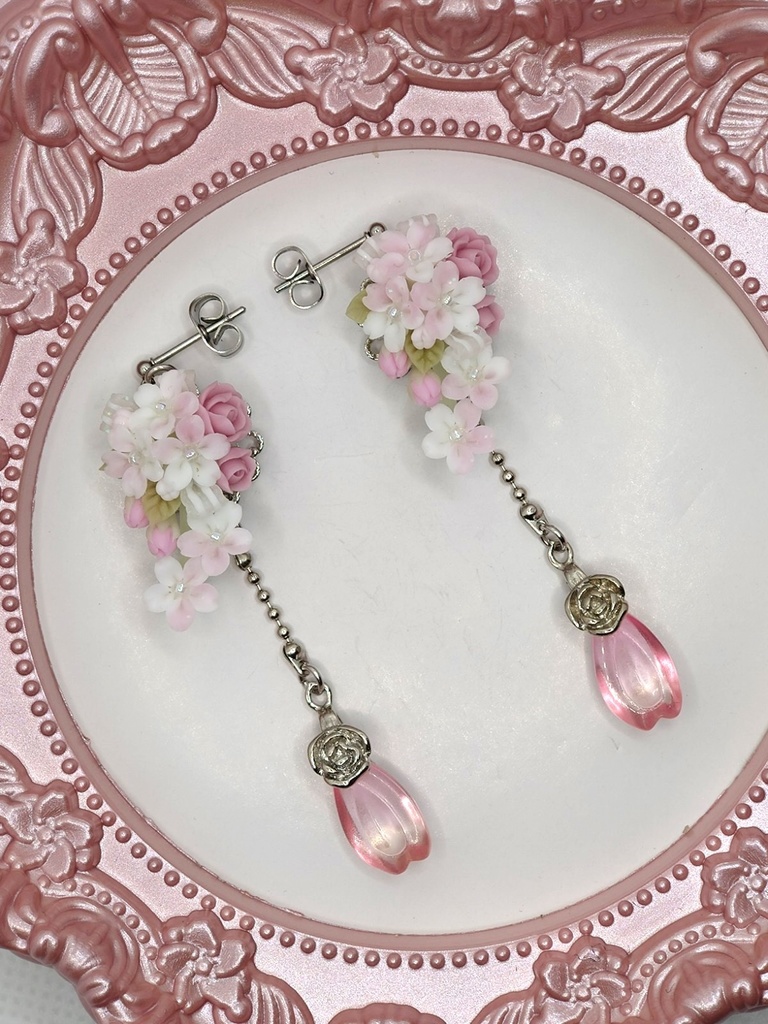 桜のブーケピアス(再販不可)