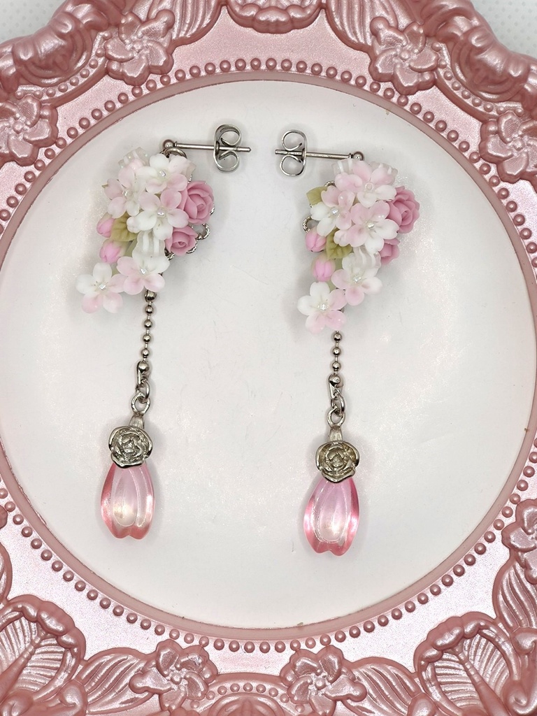桜のブーケピアス(再販不可)