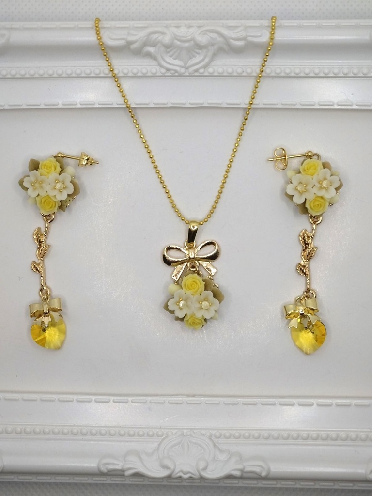 142 桜と黄色のバラブーケピアス(トパーズスワロ)(サージカルステンレス)パーツ変更可