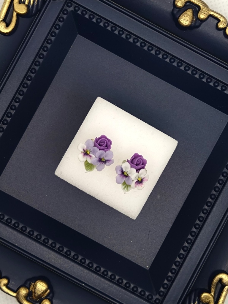 パンジーのミニブーケピアス(再販不可)