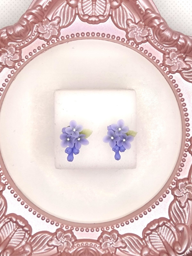 ライラックのミニブーケピアス(青紫)(サージカルステンレス)