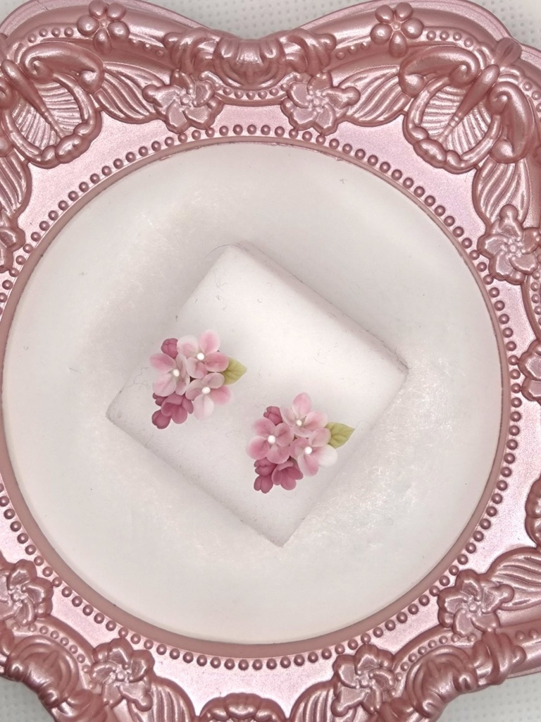 177 ライラックのミニブーケピアス（濃ピンク）（サージカルステンレス）