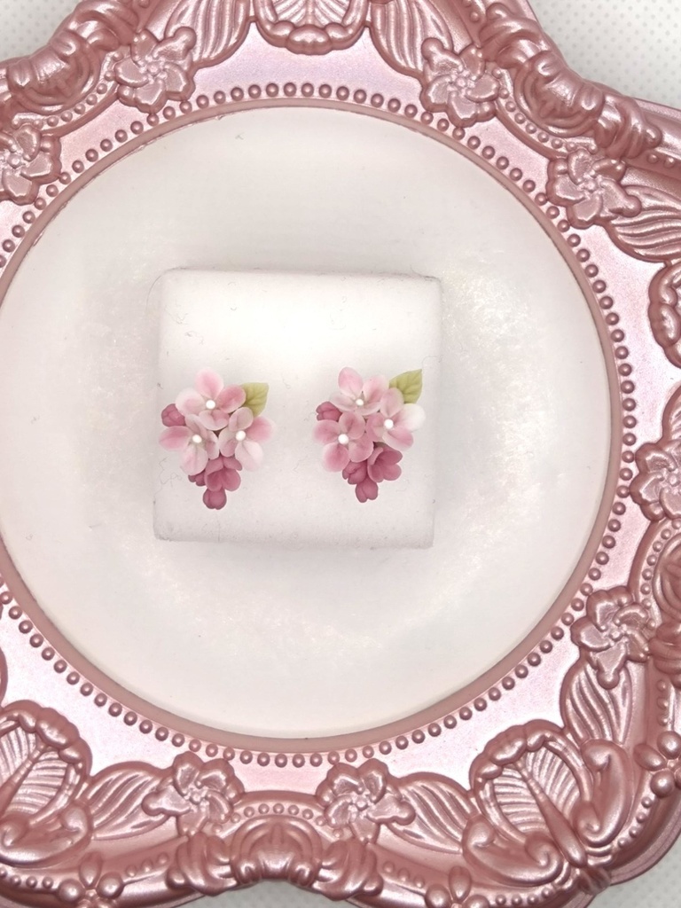 177 ライラックのミニブーケピアス(濃ピンク)(サージカルステンレス)