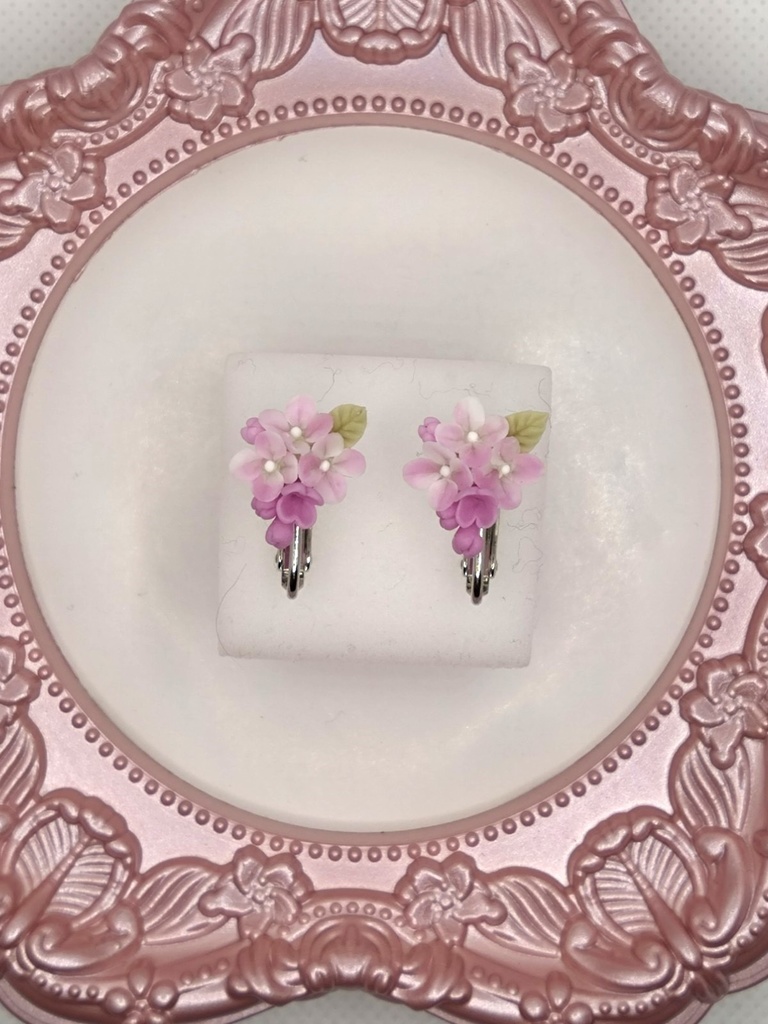 179 ライラックのミニブーケイヤリング(赤紫)