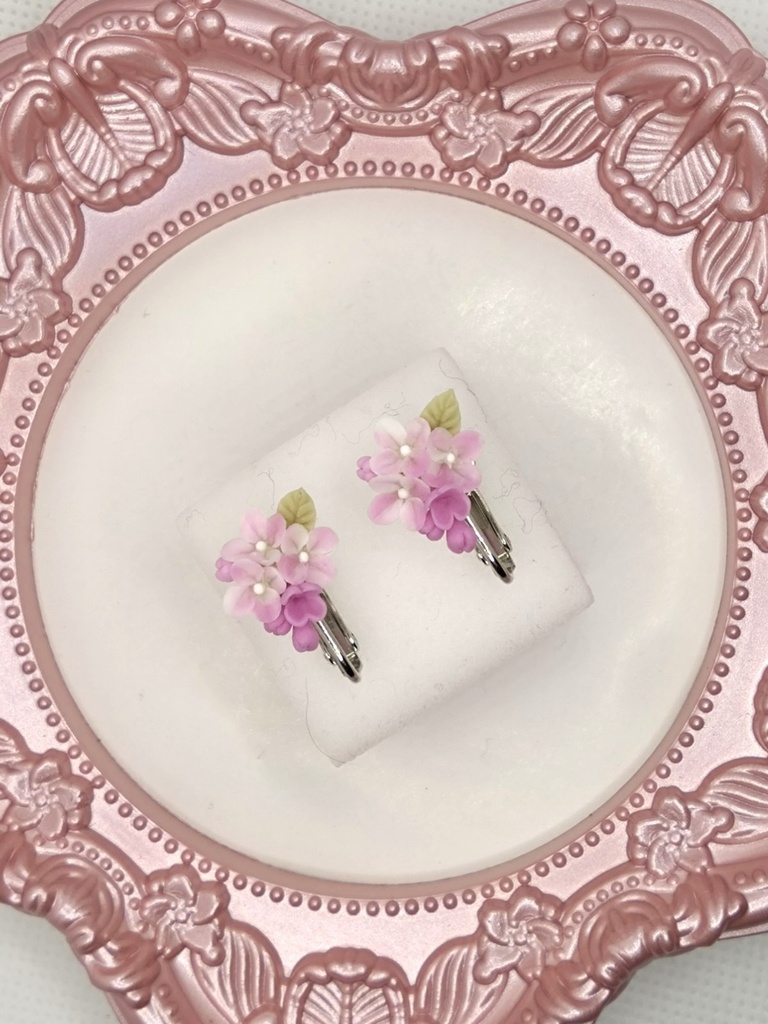 179 ライラックのミニブーケイヤリング(赤紫)