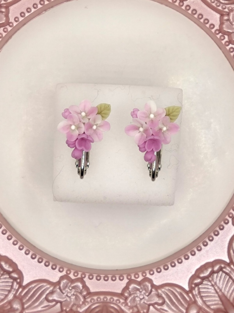 179 ライラックのミニブーケイヤリング(赤紫)