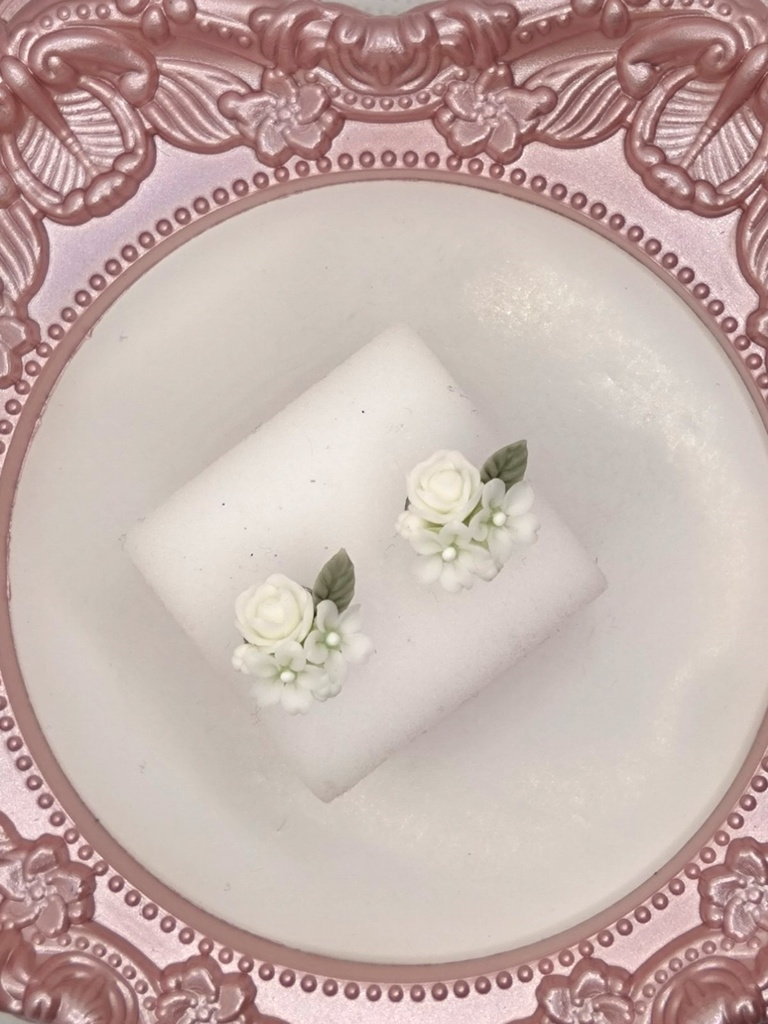 桜とバラのミニブーケピアス