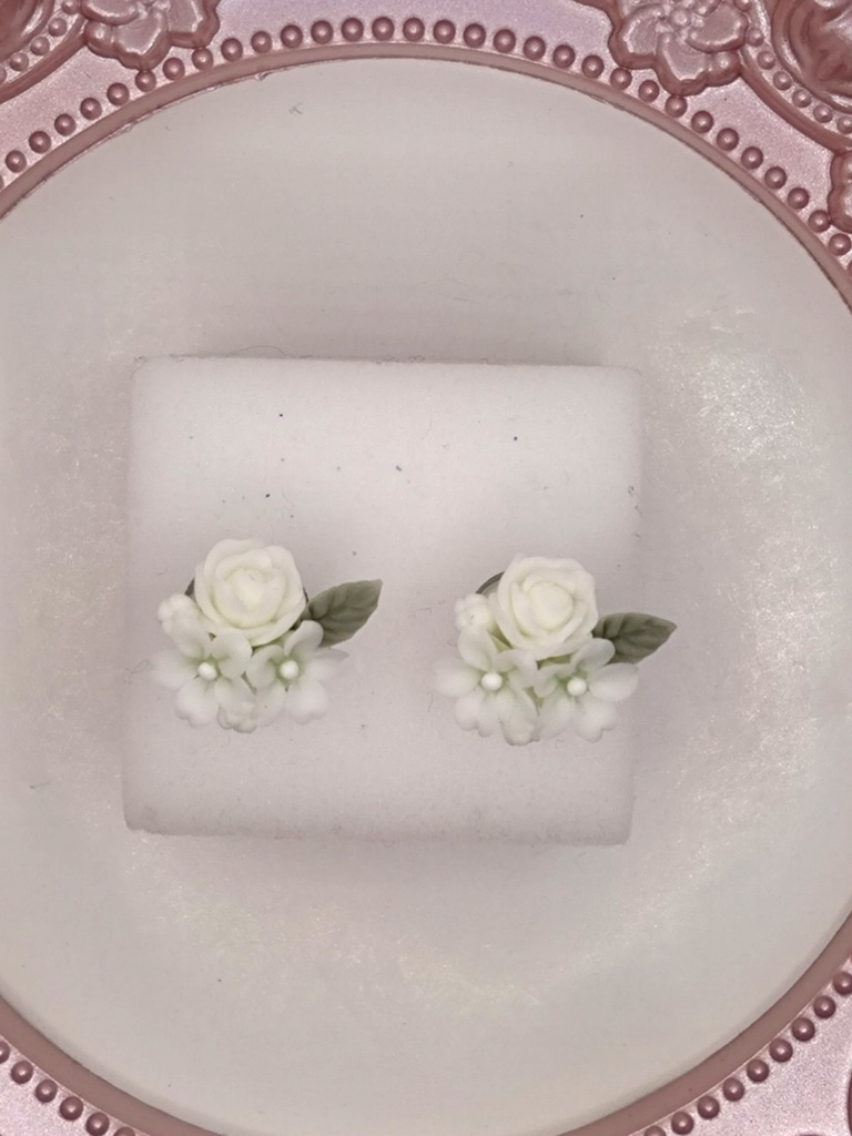 桜とバラのミニブーケピアス