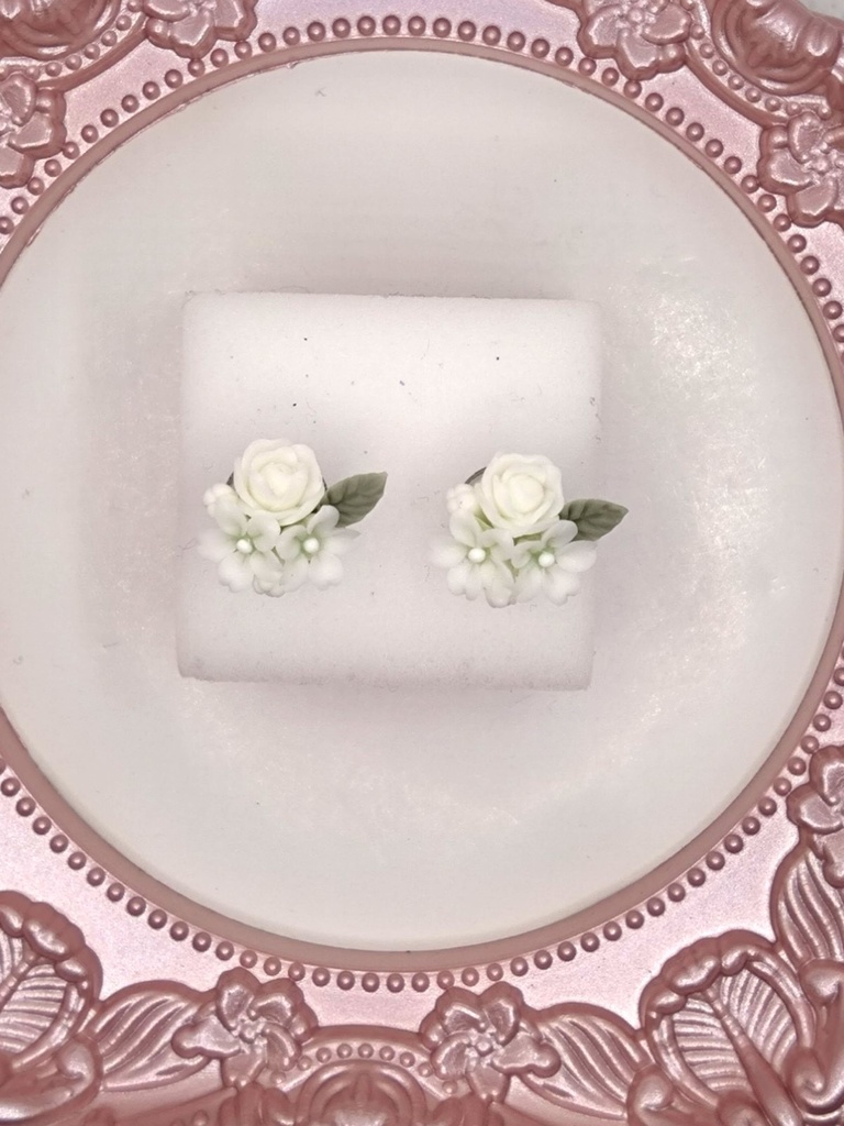 桜とバラのミニブーケピアス