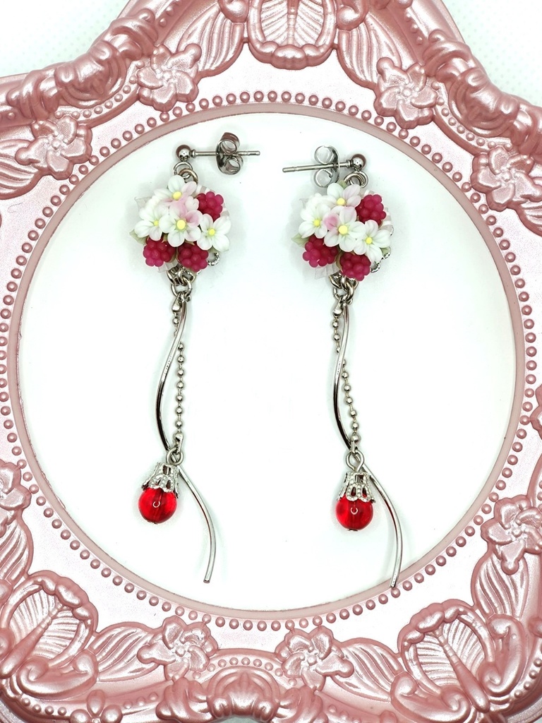 183 ワイン色の木苺ブーケピアス(サージカルステンレス)パーツ変更可